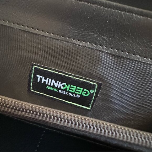 Think Geek | Dungeons & Dragons "Bag of Holding" Clutch Crossbody Bag Purse - Picture 12 of 14